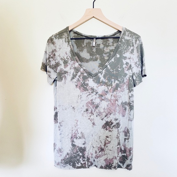 BKE Green Custom Bleach Dye Short Sleeve T Shirt - Picture 5 of 7